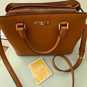Michael Lora medium size bag sand color